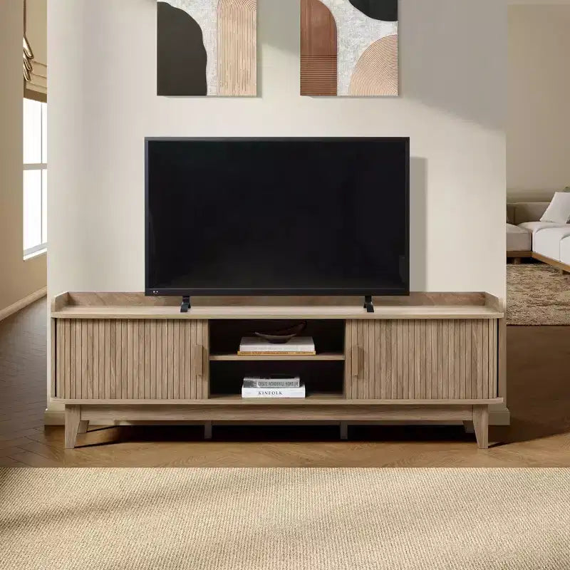 Mueble de TV de mediados de siglo de 63" con almacenamiento, para televisores de hasta 65", consola multimedia marrón con puertas correderas, roble marrón