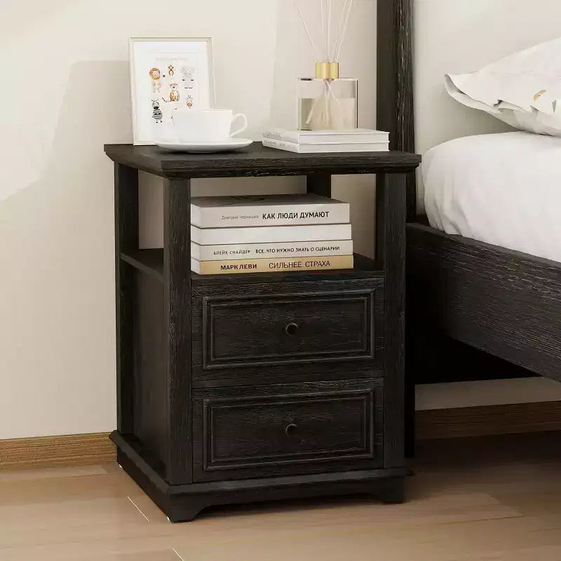 Mesita de Noche de 18" Blanca con Estación de Carga, Mesa Auxiliar de Madera Rústica, Mesa Alta para Dormitorio