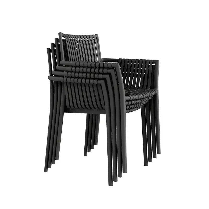 Sillas de comedor de mimbre negras