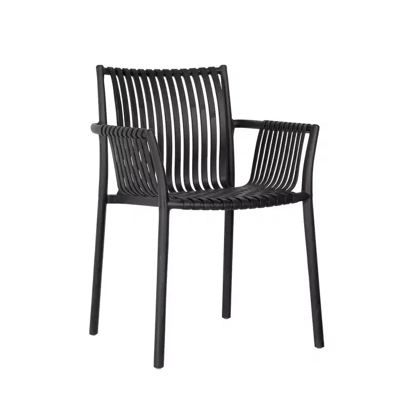 Sillas de comedor de mimbre negras