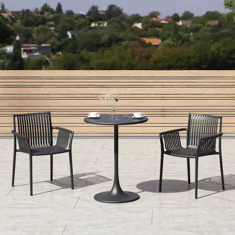Sillas de comedor de mimbre negras