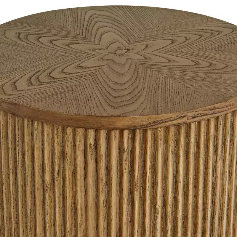 Mesa auxiliar redonda rústica de madera de roble natural Perch Farmhouse de 17 3/4 de ancho con base de crestas marrones para sala de estar u hogar
